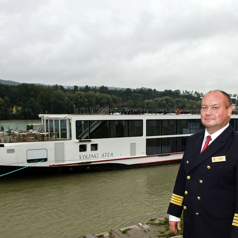 Official welcome for the guests of MS Viking Atla in Melk