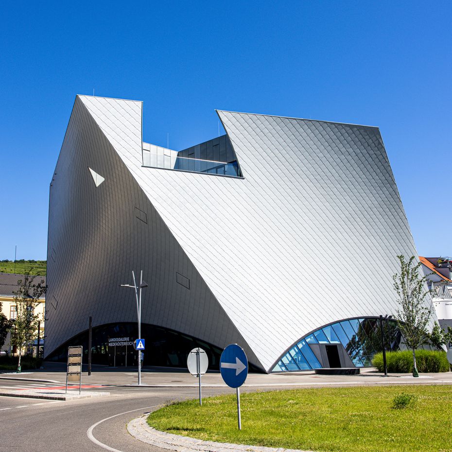 Krems, Donaustation 24