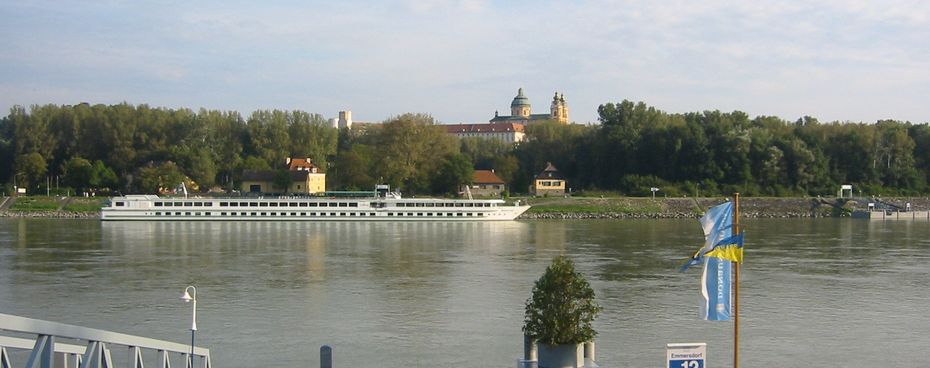 Emmersdorf, Danube station 12