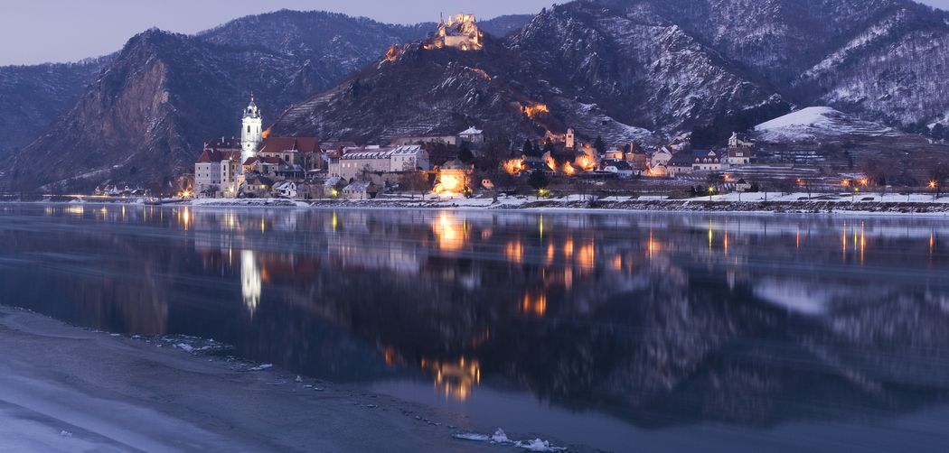 DonauStationen brings floating Advent market to Dürnstein