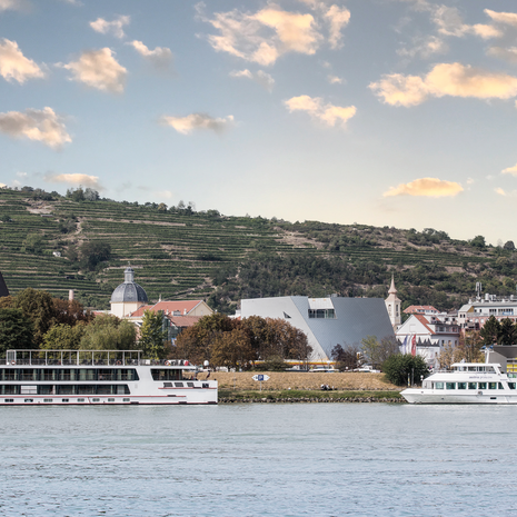 Krems, Donaustation 24