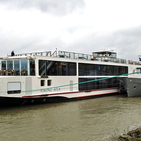Official welcome for the guests of MS Viking Atla in Melk