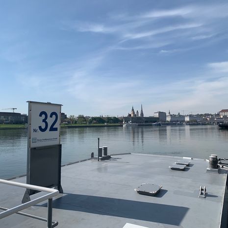 The Danube station 32 in Linz has been moved to the other bank!