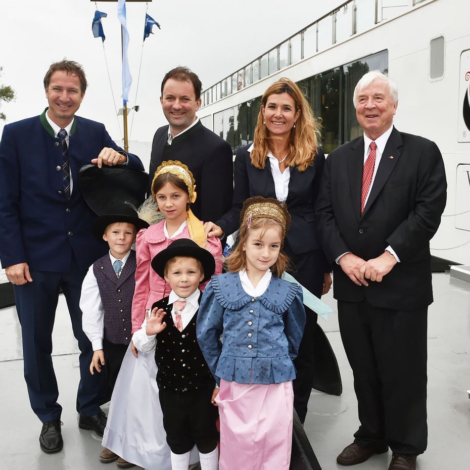 Official welcome for the guests of MS Viking Atla in Melk
