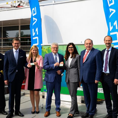 Erster Landstromanschluss an unseren Donaustationen in Linz!