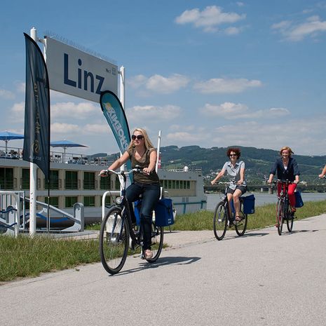 Linz, Donaustation 1